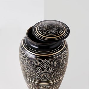 Urne funéraire artisanale en aluminium pour adulte, pour cendres de crémation, avec détails artistiques élégants, pour commémoration et hommage - Product Image 6