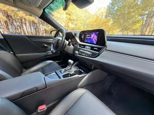 Lexus ES 300h Usado 2024 - Product Image 3