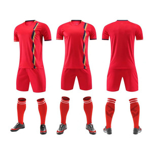 Fournisseur d'uniformes de football par sublimation haut de gamme, maillots et shorts de football légers, athlétiques, OEM - Product Image 6