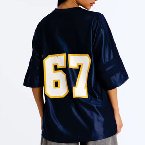 เสื้อยืดโอเวอร์ไซส์ทรงวีคอแบบเสื้อเจอร์ซีย์อเมริกันฟุตบอล ผ้าโพลีเอสเตอร์น้ำหนักเบา ระบายอากาศได้ดี สไตล์สตรีทแวร์ สำหรับผู้หญิง รับสั่งทำ - Product Image 2