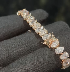 กำไลข้อมือโรสโกลด์ทรงลูกแพร์ประดับเพชร CZ ระยิบระยับ สำหรับผู้หญิง สง่างาม เหมาะเป็นของขวัญงานแต่งงาน เครื่องประดับเจ้าสาว - Product Image 3