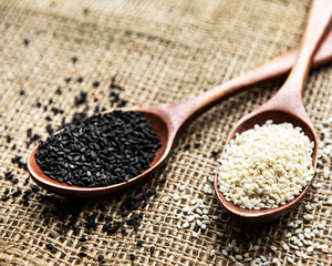 Graines de sésame blanches sélectionnées, qualité supérieure, qualité alimentaire, pour l'extraction d'huile, les recettes de pâtisserie et la cuisine - Product Image 3