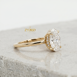 Bague de fiançailles classique en or 14 carats avec halo de moissanite taille ovale pour femme - Product Image 5