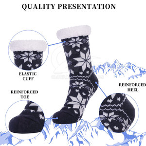 Chaussettes de Noël personnalisées avec des motifs festifs créatifs et un tissu extensible pour un port confortable en saison - Product Image 3