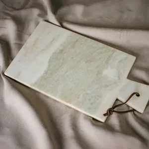 Elegante Tabla de Cortar de Mármol con Patrones Únicos de Piedra Natural para una Preparación y Presentación de Alimentos con Estilo en Cocinas Modernas - Product Image 6