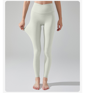 Leggings de yoga imprimés taille haute pour femmes, en coton/fibre de bambou de haute qualité, effet push-up, fabriqués au Pakistan - Product Image 3