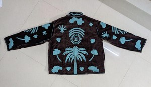 เสื้อแจ็คเก็ตกำมะหยี่ปักลายซูซานีสำหรับงานแต่งงานและงานเฉลิมฉลอง สไตล์เรโทรโดดเด่น โบโฮ อินเดีย งานฝีมือช่างฝีมือชาวอินเดีย เสื้อโค้ทแฮนด์เมด - Product Image 5