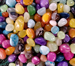 Pierres de galets d'onyx multicolores polies brillantes de haute qualité pierre naturelle de style moderne pour la décoration de la maison et du bureau - Product Image 1