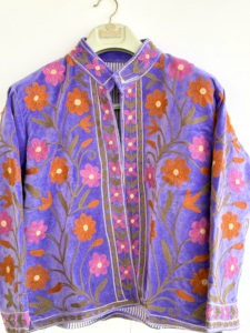Chaqueta Corta de Terciopelo y Algodón Tejida a Mano y Bordada |   Abrigo Boho con Estampado Floral de Cachemira |   Prendas Artesanales de Otoño-Invierno para Mujer | - Product Image 2