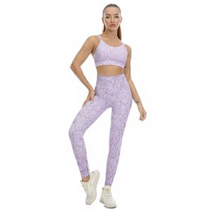 Ensemble de tenue de yoga hautement extensible de qualité supérieure pour femmes, fabricant de marque privée, spandex nylon 220 GSM, séchage rapide, respirant, vêtements de sport - Product Image 1