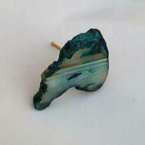 Boutons en pierre d'agate semi-précieuse polie à la main de luxe coloré poignées d'armoire en cristal uniques pour meubles en pierre naturelle - Product Image 1