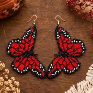 Pendientes de Mariposa con Cuentas de Colores, Estilo Bohemio, Hechos a Mano, Joyería Artística Moderna - Product Image 2