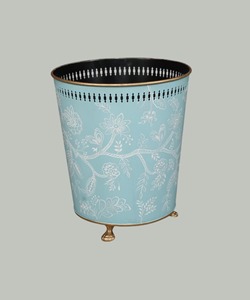 Poubelle en métal bleu à imprimé floral, idéale pour la salle de bain, la chambre, le bureau, le comptoir de cuisine et la table d'hôtel ou de restaurant - Product Image 3