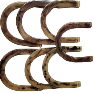 Porte-clés en résine acrylique écologique, forme personnalisée, pour sac, décoration d'intérieur, cadeau d'affaires, accessoire artisanal - Product Image 1