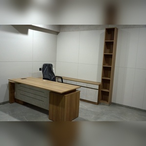 Bureau de direction en stratifié haute pression avec base en contreplaqué de qualité E1, largeur 2000 mm, espace de travail professionnel, design modulaire exécutif - Product Image 1