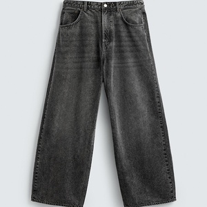 Pantalones de mezclilla vintage para hombre con efecto lavado y detalles de cuero, corte ajustado casual - Product Image 5