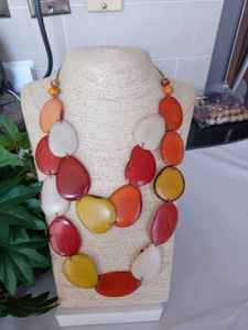 Collar de cuentas de resina geométricas a la moda con perlas de imitación de todos los colores en forma de bola, estilo clásico con cadena de eslabones. - Product Image 2