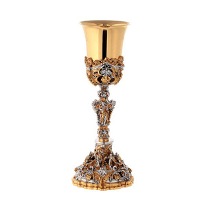 Cáliz Clásico de Latón Dorado Martillado, Moderno y Tradicional, Hecho a Mano, Pulido, Elegante, para Comunión, Altar de Iglesia, Culto y Misa - Product Image 6