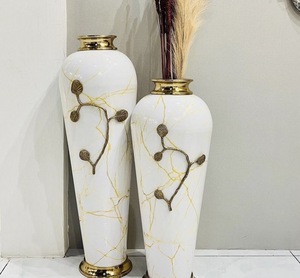 Jarrón de Piso Moderno de Latón Blanco con Diseño de Hojas Doradas, Hecho a Mano, de Alta Calidad, Resistente al Óxido, Decoración para Bodas, San Valentín, Unicornio - Product Image 1
