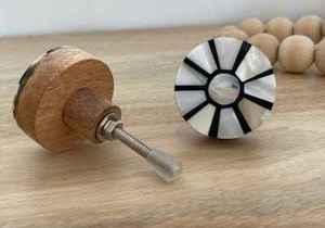 Poignée de tiroir ronde en bois, motif chevron, blanc et marron, poignée de meuble faite à la main, accessoires de cuisine modernes style ferme, décoration intérieure - Product Image 4