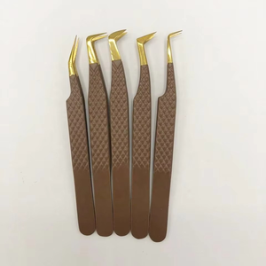 Pinzas Profesionales de Acero Inoxidable de Alta Calidad Antimagnéticas para Pestañas de 10 mm con Punta Suave y Empaque Personalizado para Pestañas Postizas - Product Image 2
