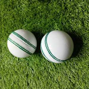 Balles de cricket blanches de qualité supérieure avec surpiqûres vertes, quatre balles en cuir blanc de qualité supérieure, balles de cricket avec coutures de qualité supérieure - Product Image 5