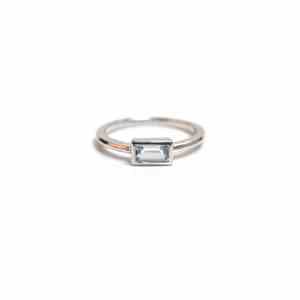 Anillo Minimalista de Plata de Ley 925 Chapado en Oro de 14K con Aguamarina en Corte Baguette para Mujer, Aniversario de Compromiso - Product Image 4