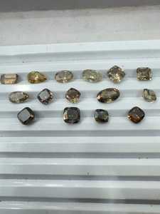 Colección de Diamantes de Color Cultivados en Laboratorio con Certificación IGI, Corte Cojín, Ovalado, Pera y Esmeralda en Tonos Champán, Cognac y Amarillo - Product Image 5