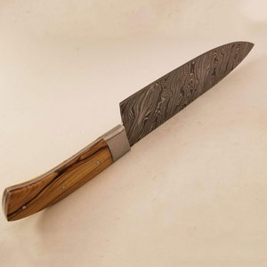 Couteau de chef en acier Damas de qualité supérieure, outil de cuisine artisanal avec manche ergonomique pour la cuisine à domicile et en restaurant - Product Image 4