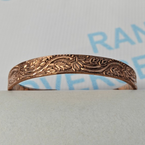 Brazalete Artesanal de Cobre con Bioimanes, Accesorio de Bienestar Sostenible para Amantes del Yoga y Entusiastas de la Salud Natural - Product Image 4