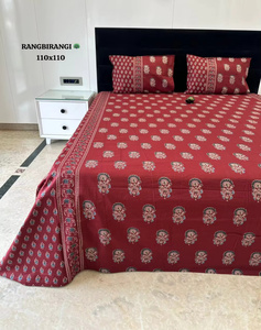 Juego de Funda de Edredón Floral Roja Premium |   Juego de Ropa de Cama con Estampado de Descarga para Decoración del Hogar, 3 Piezas - Product Image 1