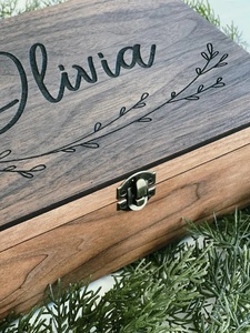 Panneaux de bienvenue personnalisés en bois écologiques et durables, cadeaux de Noël et d'anniversaire pour femmes, meilleure amie, sœur, petite amie - Product Image 5