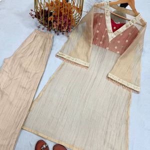 Conjunto de Blusa Kurta y Pantalón Palazzo Dorado con Bordado de Lentejuelas y Trabajo Dori, Completamente Cosido, para Fiestas - Product Image 6
