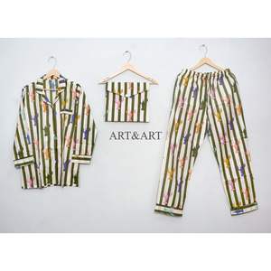 ชุดนอนผ้าฝ้ายน้ำหนักเบาทำมือสำหรับผู้หญิง ลายทางน่ารัก ราศีพิจิก เนื้อผ้านุ่มบริสุทธิ์ คอวี ชุดนอนเอวยางยืด ชุดนอนใส่บ้าน - Product Image 1