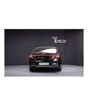 Kia K5 Noblesse 2023, conduite à gauche, boîte automatique, sièges en cuir avec caméra de recul - 30 675 km - Product Image 3