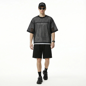 Conjunto Deportivo de Verano para Hombre, Camiseta de Baloncesto Negra de Malla con Cuello Redondo y Manga Corta, Corte Holgado y Transpirable, Pantalones Cortos con Cordón Ajustable - Product Image 1