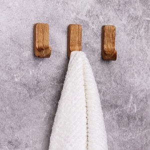 Cintre à costume en bois classique de qualité supérieure, logo personnalisé, design vintage européen, finition bois poli, crochet rotatif chromé - Product Image 6
