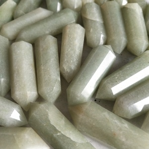 Aventurina Verde con Doble Terminación en Punta de Lápiz |   Colgante de Piedra Curativa de Cristal Natural con Envoltura de Alambre, Venta al por Mayor de Gemas de la India a Granel - Product Image 3