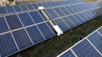 Robot de nettoyage de panneaux solaires suspendus télécommandé X6, nettoyage à sec et humide pour centrale photovoltaïque
