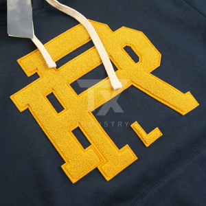 Sudadera con Capucha Morada de Felpa de Algodón y Poliéster Premium de 420 GSM con Lavado Ácido y Logotipo Bordado en Chenilla Personalizado de Alto Gramaje - Product Image 6