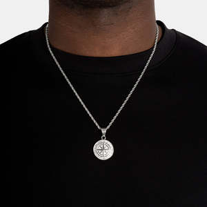 Collar con Colgante de Brújula de Plata 925 para Hombre, Diseño Geométrico Minimalista, Uso Diario - Product Image 1