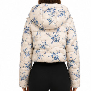 Manteau parka thermique à capuche pour femme avec poignets ajustables et extérieur respirant coupe-vent pour un confort saisonnier - Product Image 2