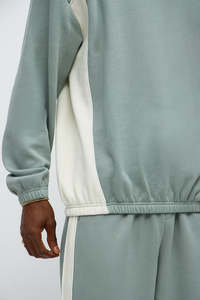 Custom Wholesale Mens <b>Mint</b> <b>Green</b> Crew Neck Sweatshirt Loose Fit Contrast Panel Fleece Pullover <b>Top</b> Casual Autumn Wear - Product Image 2