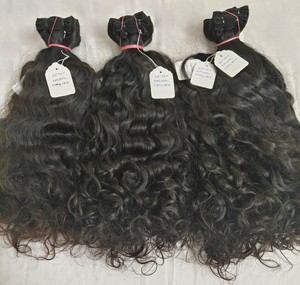 Extensions de cheveux humains ondulés de qualité supérieure pour des coiffures texturées et fluides, provenant d'un fournisseur indien à bas prix. - Product Image 1