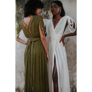 Elegancia: Nuestro Vestido Luna Asimétrico Más Vendido Ahora Disponible, Vestido Cruzado de Lujo para Vacaciones, 100% Algodón, Largo hasta el Suelo, Color Sólido - Product Image 3