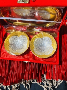 Ensemble de bols plaqués argent et or avec 2 cuillères |   Design allemand de qualité supérieure dans un coffret cadeau en velours royal pour la décoration de la maison et les cadeaux de fête - Product Image 6