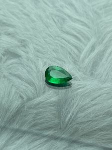 Esmeralda Natural con Corte de Pera Certificada por IGI, 9.7x6.1x3mm, 1.11 Ct, Gema Verde Suelta para Joyería - Product Image 5