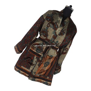 KS005 Kimono Corto de Seda Bohemio Vintage, Estilo Boho Gitano, Hecho con Seda de Sari Reciclada, Túnica Corta, Ropa de Dormir para Mujer - Product Image 2