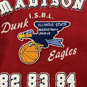 เสื้อแจ็คเก็ตวาร์ซิตี้ขนสัตว์คุณภาพสูงสำหรับผู้ชาย คอตั้ง แขนยาว ลายตัวอักษร ปักลายตามสั่ง หนังฟอก สำหรับฤดูหนาว - Product Image 2