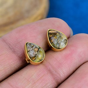 Boucles d'oreilles clous en pierre précieuse œil de chat jaune naturel en forme de poire, plaqué or 18 carats sur argent sterling 925 - Product Image 3
